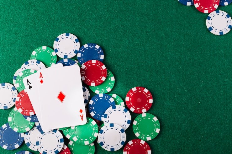 Bandar poker table interface showing player positions, pot total, and action timer